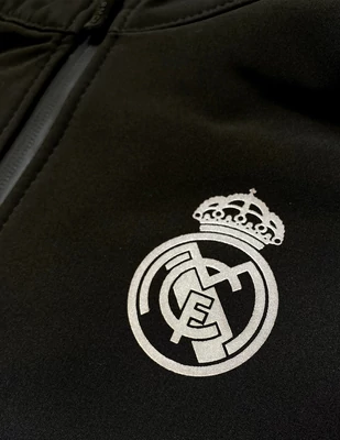 A Real Madrid fekete softshell kabátja - S