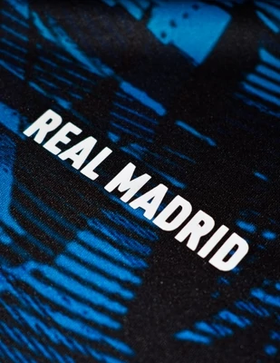 Fergeteges sötétkék Real Madrid edzőmez