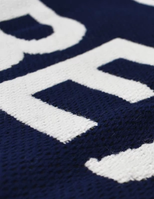 Real Madrid 25-26-os hivatalos sötétkék sál