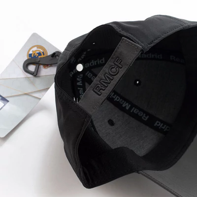 A Real Madrid fekete-szürke baseball sapkája