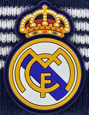 Real Madrid fehér, csíkos, téli kisgyermek sapkája