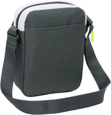 A Real Madrid 2025-26-os praktikus oldaltáskája