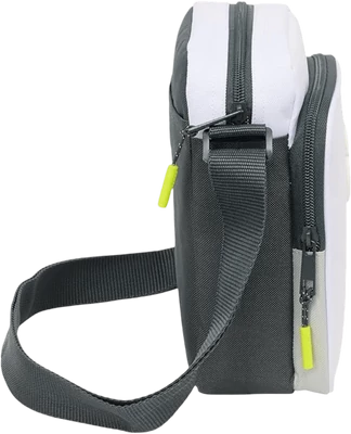 A Real Madrid 2025-26-os praktikus oldaltáskája