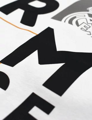 A Real Madrid modern fehér pólója