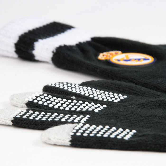 Kedvenc Real Madrid téli kesztyűd - L